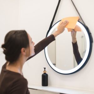 led mirror cleaning anastasiadi